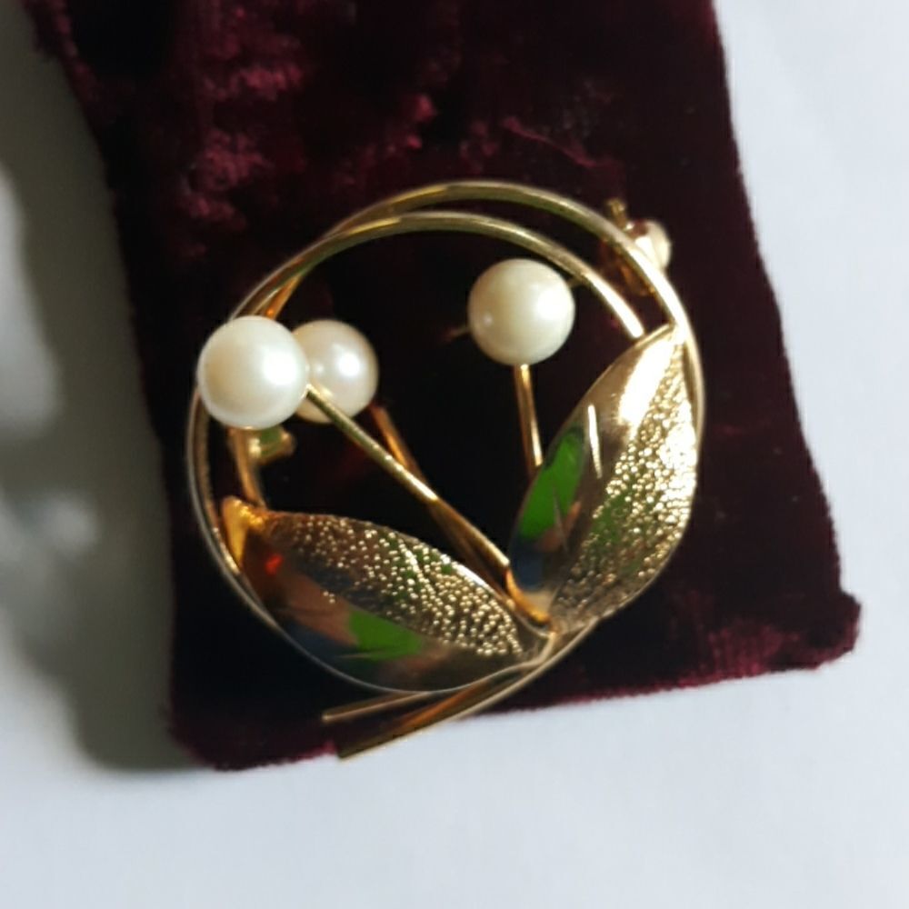 Pin - Picture 2 of 2